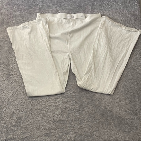 • Title: True Craft White High-Rise Flare Pull-On Jeans - Plus Size 1X - Picture 5 of 7